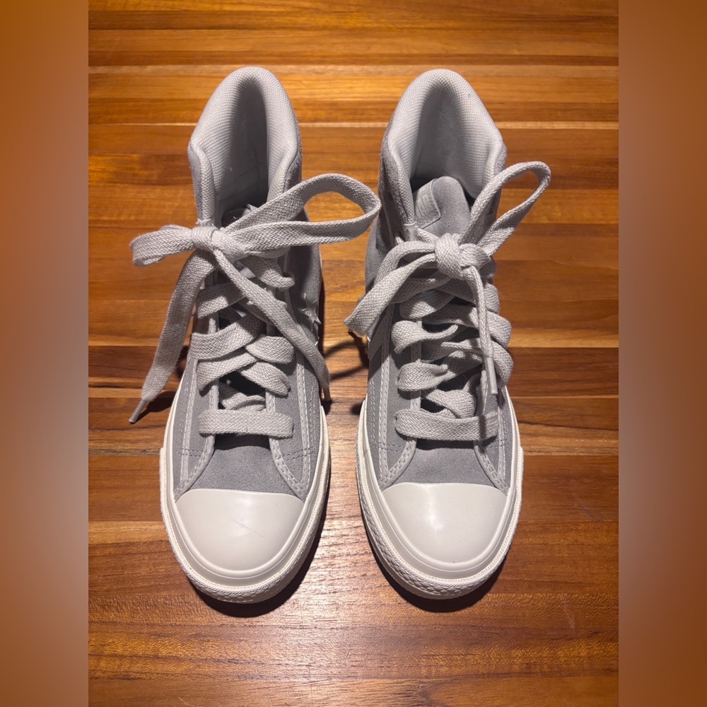 Gray High-Top Converse All-Stars 4.5 - Picture 2 of 8